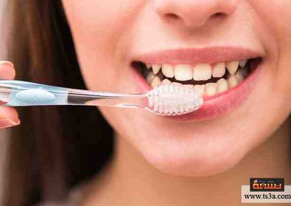 ازالة التكلسات من الاسنان