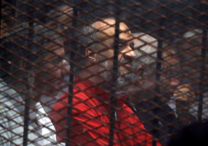 المحكمة تقطع البث المباشر بسبب أسئلة البلتاجي لمبارك