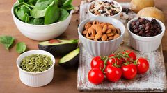 بعد سن الخمسين.. احرص على تناول هذه الأطعمة بكثرة