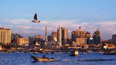 "لعبة دولة غزة الجديدة القديمة" وطبخة "صفقة القرن" المكشوفة