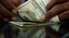 تراجع حصة الدولار في الاحتياطات العالمية