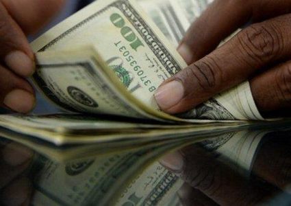 تراجع حصة الدولار في الاحتياطات العالمية