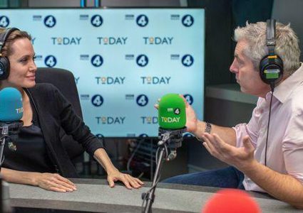 أنجلينا جولي وطموحها لدخول عالم السياسة