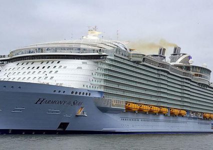 تعليق البحث عن بريطاني سقط في مياه الكاريبي يوم عيد الميلاد