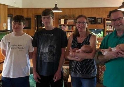 ولادة 3 توائم بفارق 15 عاما في عملية اخصاب واحدة