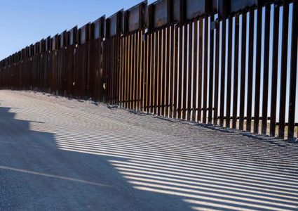 ترمب يهدّد بإغلاق الحدود مع المكسيك