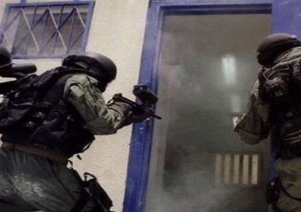 وحدات القمع تقتحم قسم 1 في "ريمون" وتنكل بالأسرى