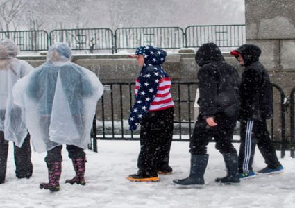 7 قتلى في عاصفة ثلجية تضرب الولايات المتحدة