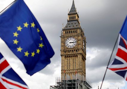 وزير بريطاني: قد نبقى داخل الاتحاد الأوروبي