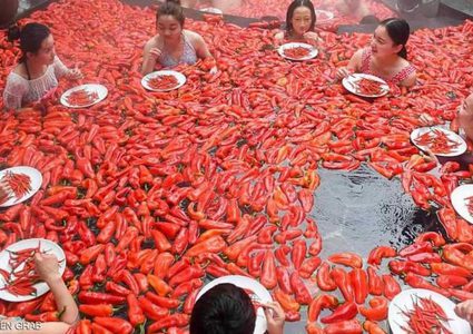 الصين تنظم مسابقة غريبة "ملتهبة" لمواجهة البرد