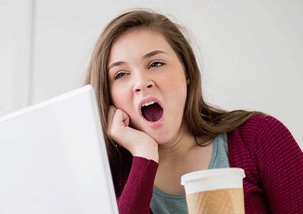 أسباب التثاؤب حسب تفسير العلماء