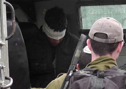 اعتقال شاب على حاجز جنوب نابلس