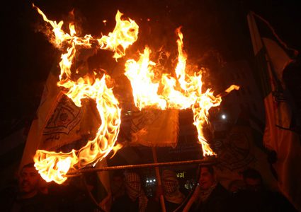 إيقاد شعلة الانطلاقة الــ54 لحركة "فتح" والثورة الفلسطينية