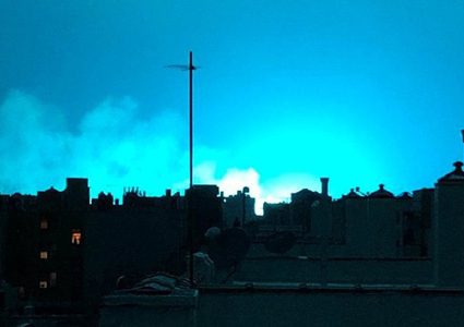 الكشف عن سبب تحول سماء نيويورك إلى اللون الأزرق