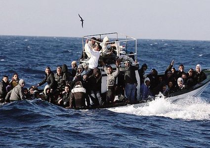 إنقاذ عشرات المهاجرين قبالة السواحل التونسية