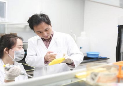 فقدان الاتصال بين علماء تجربة التعديل الجيني والمرضى