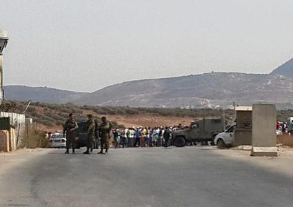 الاحتلال يعيق حركة المواطنين على حاجز بيت فوريك شرق نابلس