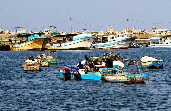 الاحتلال يفرج عن صيادين اعتقلهما ببحر بيت لاهيا