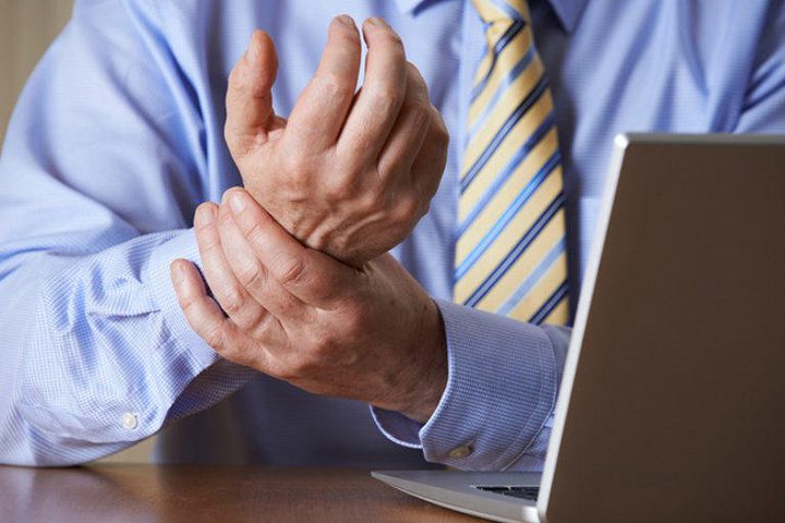 كيف يتجنب موظفي العمل المكتبي متلازمة "ذراع الفأرة"