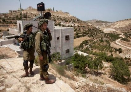 الاحتلال يخطر بوقف البناء في منزل وغرفة زراعية غرب بيت لحم