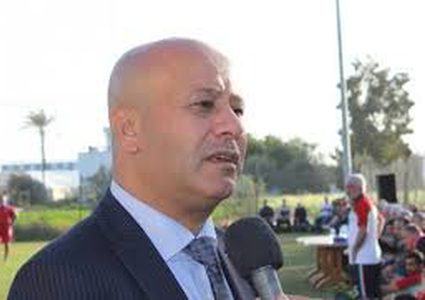 توزيع أجهزة حواسيب محمولة على المراكز النسائية في المخيمات