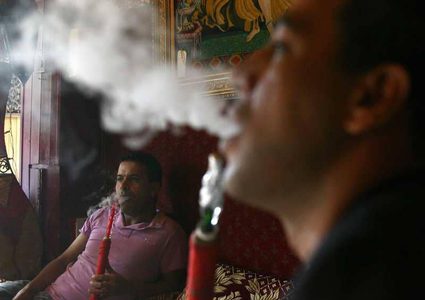 دراسة بريطانية "ضخمة" عن الشيشة.. هذا ما تفعله في الجسم