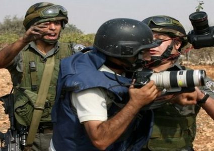ارتفاع حجم انتهاكات الاحتلال بحق الصحفيين الفلسطينيين بـ2018