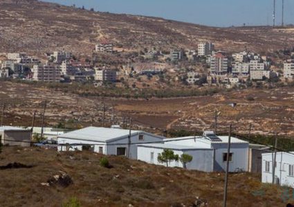 هآرتس: كرفانات "عمونا" ليست "الخان الأحمر"