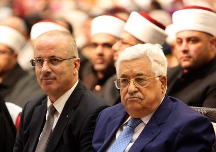 مستوطنون هددوا باغتيال الرئيس وحاولوا الاعتداء على الحمدالله