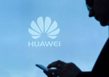 هواوي تعاقب موظفين بعد "خطيئة" رأس السنة