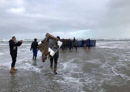 البحر يقذف أجهزة كهربائية في ألمانيا وهولندا