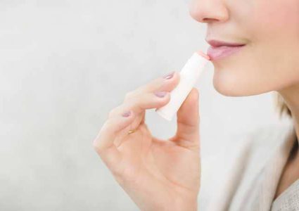 اثار الحصول على شفاه وردية بالليزر..وهذه هي البدائل الطبيعية