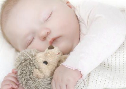 تدليك الأطفال برفق "يخفف الألم"