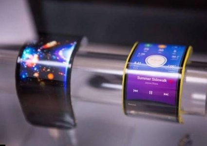 جهاز جديد قابل للطي قد يحدث ثورة بعالم الهواتف