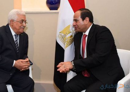 الرئيس عباس يجتمع مع نظيره المصري