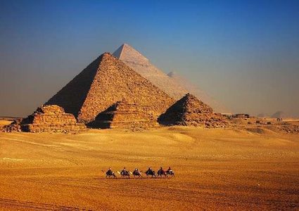 كيف وصل كساء هرم خوفو الأكبر إلى اسكوتلاندا ؟