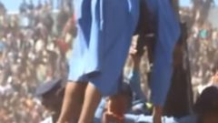 اعدام متهم باغتصاب وقتل طفلة يمنية أمام حشد جماهيري