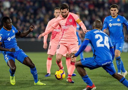 ميسي يهز الشباك مجددا.. وبرشلونة يعزز صدارته لليغا