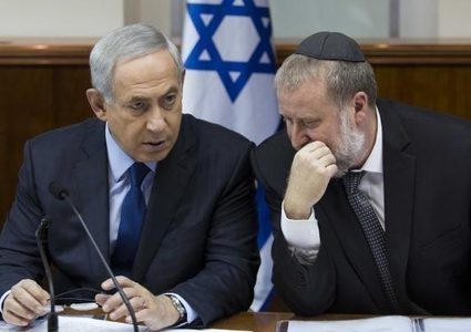 "ريغيف" تتهم "مندلبليت" بالسعي وراء اسقاط "نتنياهو"