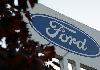 خطر مميت يدفع "فورد" لاستدعاء نحو مليون سيارة