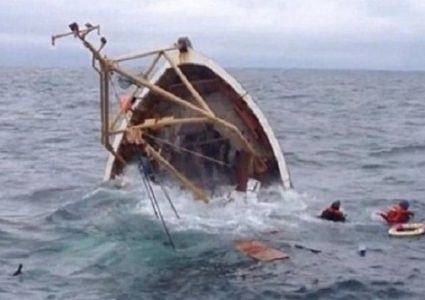 مصرع 6 أشخاص بعد غرق سفينة قبالة ساحل تركيا