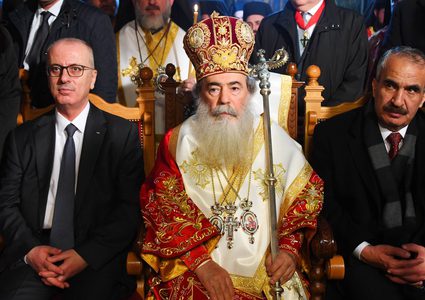 مشاركة رئيس الوزرء د.رامي الحمدالله في قداس منتصف الليل