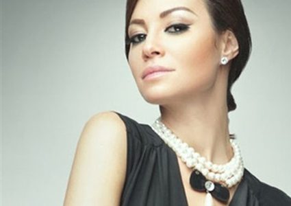 أجر أروي جودة يعطل انضمامها لـ "لمس أكتاف"