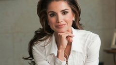 رانيا العبد الله تكشف حقيقة أسعار ملابسها الخيالية