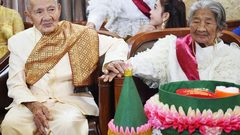 مُسن تايلاندي يتزوج بعمر الـ100!