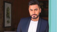 تامر حسني يحدث ضجة بصور والدته... وهذا ما كشفه عنها