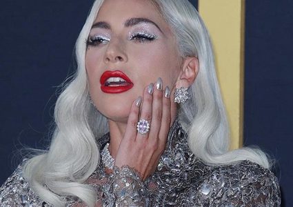 انهيار ليدي غاغا بعد الاعلان عن فوزها