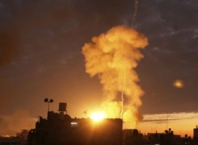 انفجار داخل منزل في بيت لاهيا وأنباء أولية عن اصابات