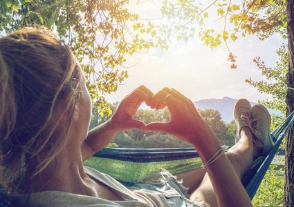 العين تعشق قبل القلب.. ارتباط بين رؤية الخضرة والشرايين!