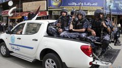 نزيل يسلم نفسه للأمن في نابلس بعد فراره